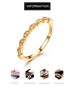 Exquisites vergoldetes 925er Sterlingsilber Ring mit feinem Perlenrand und funkelnden Steinen.