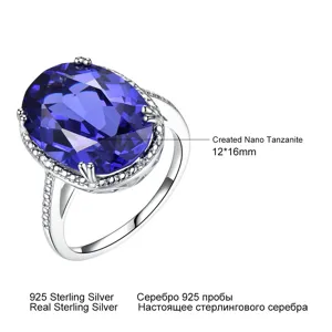 Elegante anello in argento sterling 925 con grande tanzanite ovale e pavè di zirconi.