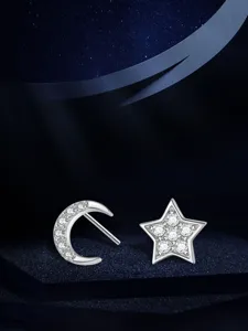 Filigrane Stern und Mond Detail Ohrringe, silberne vergoldete Moissanit Ohrstecker.