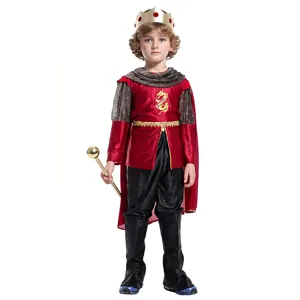 Vue détaillée de l'ensemble de costume de roi pour enfants, couronne et cape royale inclus.