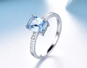 Elegante 925 Silber Himmelblau Topas Ring für Damen, luxuriöser Kissen Schliff Edelstein.