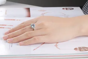 S925 Silber blauer Topas Ring elegante Mode Schmuck Accessoire für Damen tägliche Kleidung