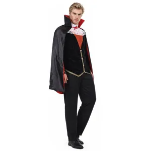 Vue détaillée du costume de vampire pour homme pour fête de cosplay d'Halloween et jeu de rôle.