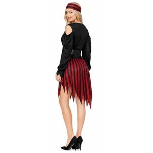 Vue détaillée du costume de pirate d'Halloween pour femmes avec haut noir et jupe.