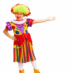 Kinder Halloween Clown Kostüm Set mit buntem Kleid, Perücke und Zubehör für Mädchen.