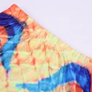 Πολύχρωμη ελαστική ζώνη με tie-dye σχέδιο για παιδικό μαγιό, άνετη εφαρμογή και όμορφο στυλ.