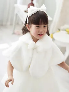 Cape en peluche blanche pour petite fille mignonne, châle chaud d'hiver avec bandeau à nœud.