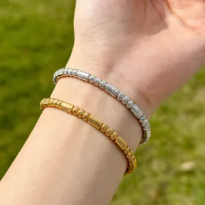 Elegantes Perlen Metall Armband Set, gold und silber Titanstahl Armreifen für Damen.