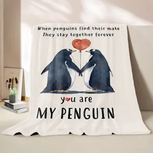Couverture polaire douce avec illustration de pingouin romantique pour toutes les saisons.