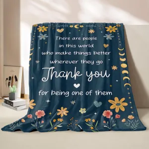 Couverture polaire douce avec citation, plaid confortable comme cadeau pour amis et toutes saisons.