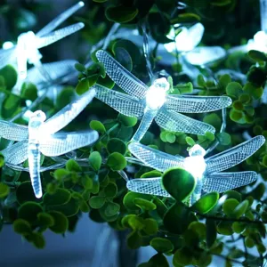 LED libel lichtsnoer detailweergave, stralende koele witte decoratieve sprookjeslichten voor tuin.
