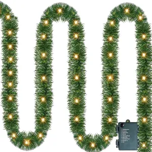 Guirlande lumineuse de Noël en tinsels verts avec LED chaude et boîtier à piles déco
