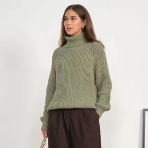 Lockerer Strickpullover mit Rollkragen für Damen, warmer Langarm-Unifarben-Pullover.