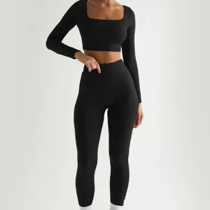 Γυναικείο μονόχρωμο ριμπ μακρυμάνικο crop top με τετραγωνισμένο λαιμό και κολάν σετ γιόγκα