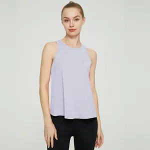 Sleeveless loose yoga tank top for women, perfect for running, fitness, and casual sports workouts.