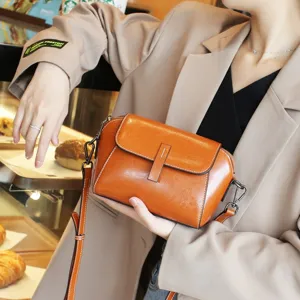 Classic oil-wax leather vintage shell crossbody bag for women, elegant daily shoulder purse.