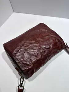 Vintage genuine leather messenger bag for women, vegetable-tanned cowhide small crossbody bag.
