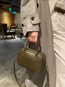 Sac Boston en cuir vert olive vintage sac a main bandouliere pour femme usage quotidien