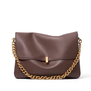 Women large leather shoulder crossbody bag with chunky gold chain, stylish commute handbag.