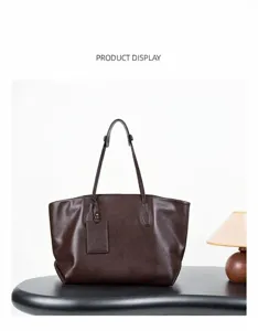 Large capacity genuine leather tote bag for women, stylish shoulder bag for daily commute and work.