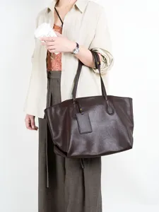 Large capacity genuine leather tote bag for women, stylish brown casual shoulder bag.