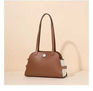 Braune Leder und Segeltuch Schultertasche, elegante Pendler Achseltasche Detailansicht.