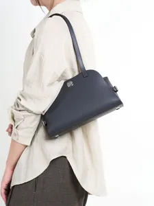 Elegante Damen Umhängetasche aus echtem Leder, schicke und modische Pendler Handtasche.