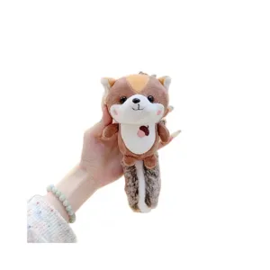 Süßes Plüsch Eichhörnchen Schlüsselanhänger für Rucksäcke. Weiches Stofftier Taschen Anhänger.