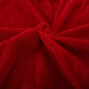 Roter Samt Stoff Detail Nahaufnahme weiche Textur Material fur Weihnachts Kostum Kleidung Neu