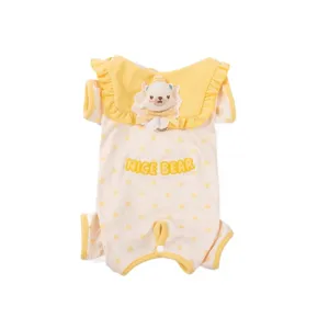 Niedlicher gelber gepunkteter Haustier-Vierbeiner-Jumpsuit mit Bärenpuppe und warmem Samtstoff.