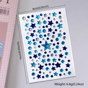 Gedetailleerd beeld van blauwe ster strass-stickers met maat- en gewichtsaanduiding.