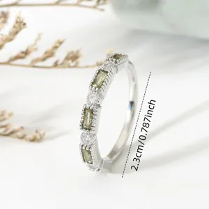 Vintage olijfgroene baguette ring met sprankelende ronde stenen delicate kraal zetting sieraden