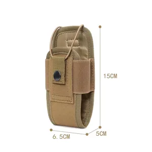 Vista detallada de la bolsa táctica para talkie-walkie con estructura molle y dimensiones.