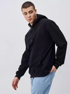 Men's heavyweight solid color hooded sweatshirt, casual loose fit pullover hoodie detail.