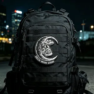 Zaino militare tattico con toppa morale teschio luna ricamata per escursionismo all'aperto.