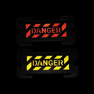 Toppa riflettente di sicurezza avvertimento DANGER testo ABS plastica tattico zaino EDC dettaglio