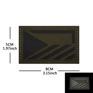 Parche moral táctico militar en verde oliva con diseño infrarrojo reflectante, 8x5 cm.