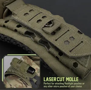Detalle de hombrera táctica, nylon verde militar, diseño de cincha MOLLE cortada por láser.
