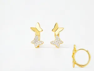 Vergoldete S925 Sterlingsilber schimmernde Zirkonia süße Schmetterling Creolen Ohrringe.