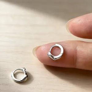S925 Silber Vier-Zack Stern Creolen Kleine Ohrringe Zarte Knorpel Piercing Schmuck.
