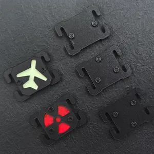 Boucle Tactique en Plastique ABS Motif Avion Lumineux Rayonnement Nucléaire Bagage