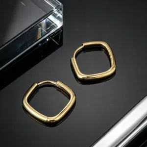 Minimalistische quadratische Creolen für Damen, schicker geometrischer Goldschmuck-Stil