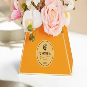 Godin dag vouwpapier bloem geschenkdoos met elegante kunstmatige rozen en orchideen.