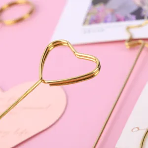 Goldener Metall Herz Kartenhalter Clip fuer Bluemenstraeusse und Geschenkkarten.