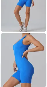 Combinaison de yoga sportive sans coutures bleue avec coupe ajustée et haute élasticité.