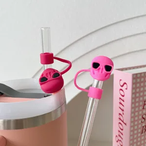 Détail de paille tête de mort rose, bouchon anti-poussière en silicone de 10mm.