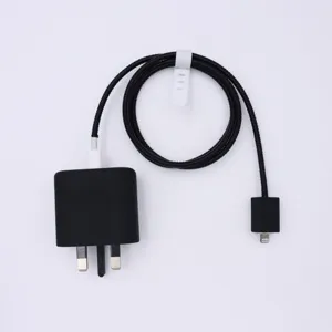 UK Stecker Ladegerät Silikon Schutzhülle und Kabelwickler Set für zuverlässigen Schutz