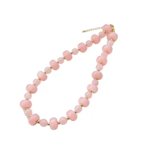 Elegante rosa Perlenkette mit goldenen Zwischenperlen, stilvoller Damen Choker Schmuck Hauptansicht.