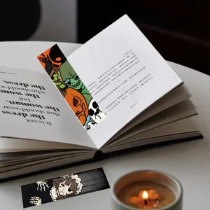 Halloween Papier Lesezeichen Detailansicht mit kreativem gruseligem Design für Bücher.