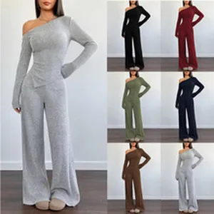 Ensemble en tricot à épaule dénudée et pantalon large multicolore